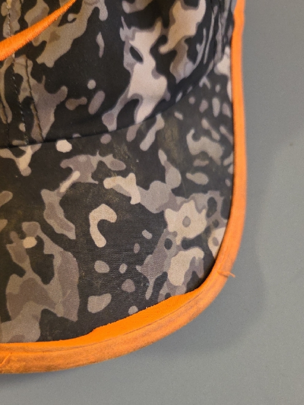 💥💥FREE Nike Black & Gray Camo Cap with Orange Swoosh Toddler - Picture 2 of 4